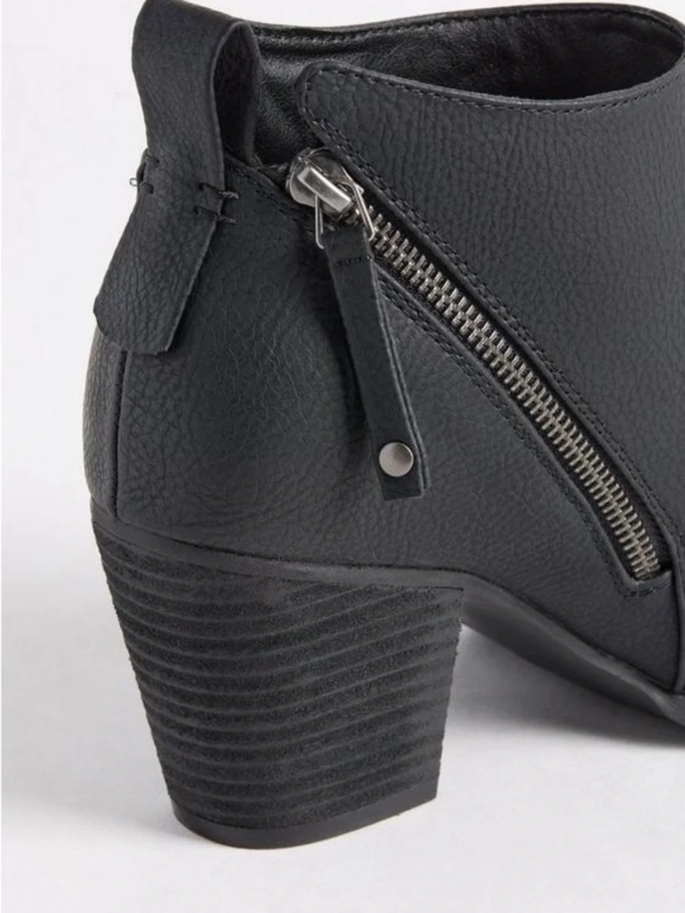 Torrid Side Zip Heel Bootie Ankle Boot Size 10.5 WW